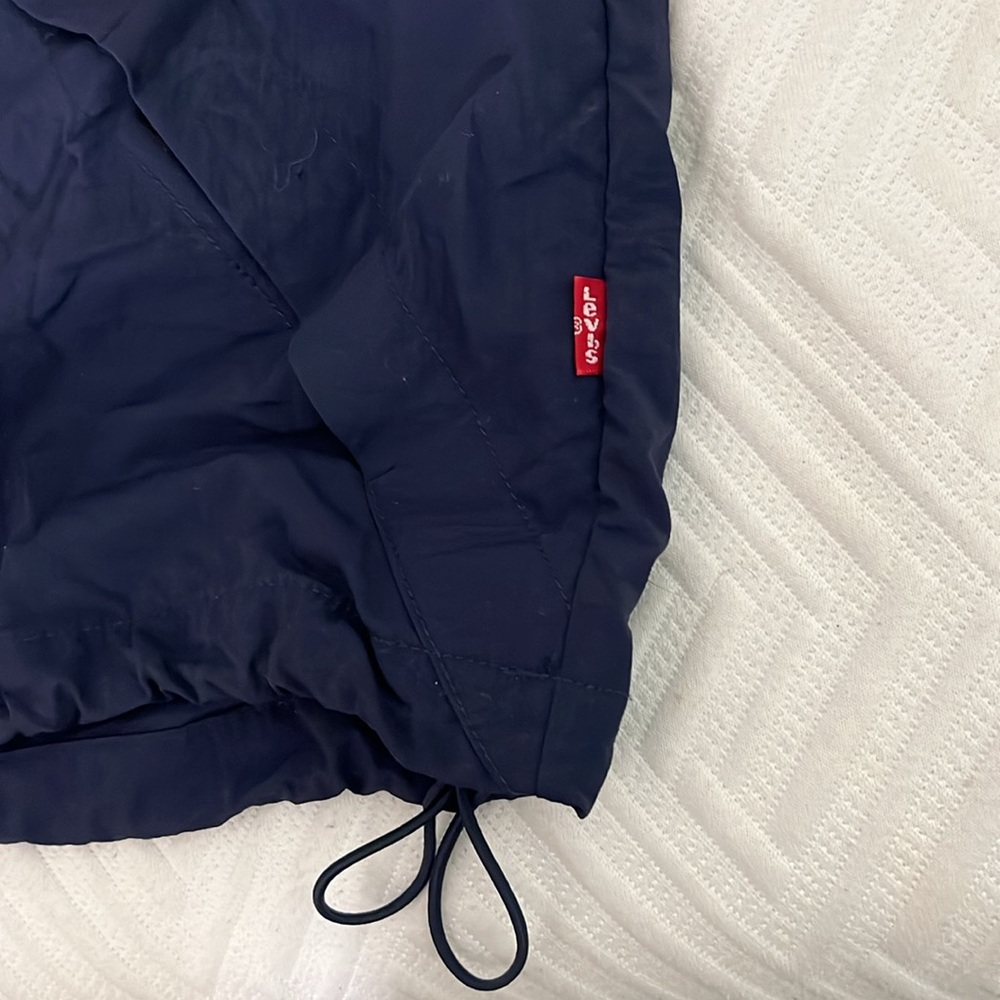 Levi’s Pullover - image 4